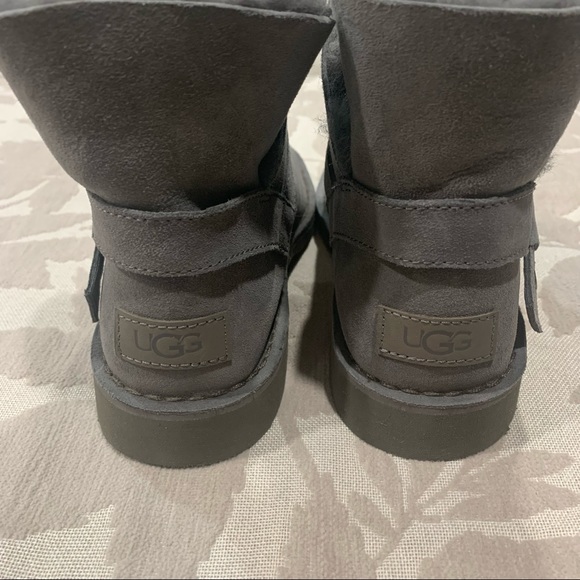 Ugg Zariyah Water Repellent Ankle Bootie In Charcoal Suede - Picture 9 of 9